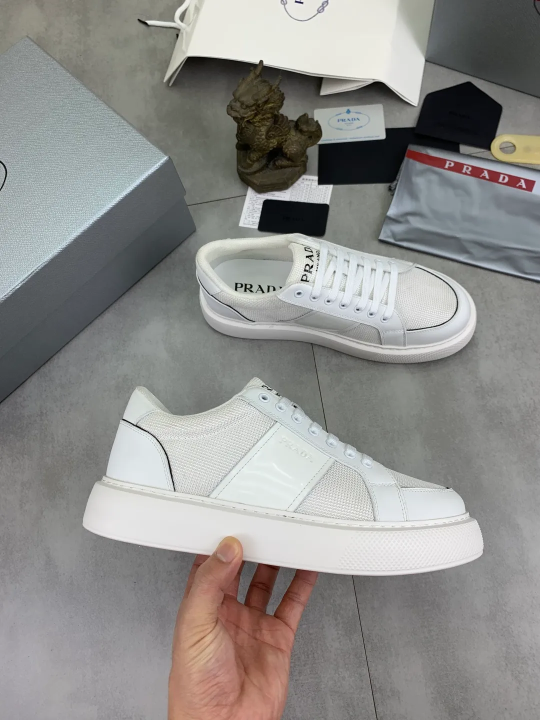 Men's men's shoes 💰P542💰 [New style] popular models are on the official website, 🆘 The trendy brand (Prada) mainly promotes popular models, avant-garde and versatile fashionable men's shoes private version mold opening, cowhide surface splicing 1:1.. Fashionable and simple, original imported cowhide lining cowhide feet; the atmosphere and personality are more fashionable, eye-catching and pursuing class. It will subvert the old idea and be a must-have for fashionistas with you! Must keep it! Tall and comfortable, large and low, high-end quality workmanship. Size: 38-44 4️⃣colors available.